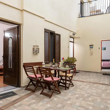 Appartement Niochori 3 *